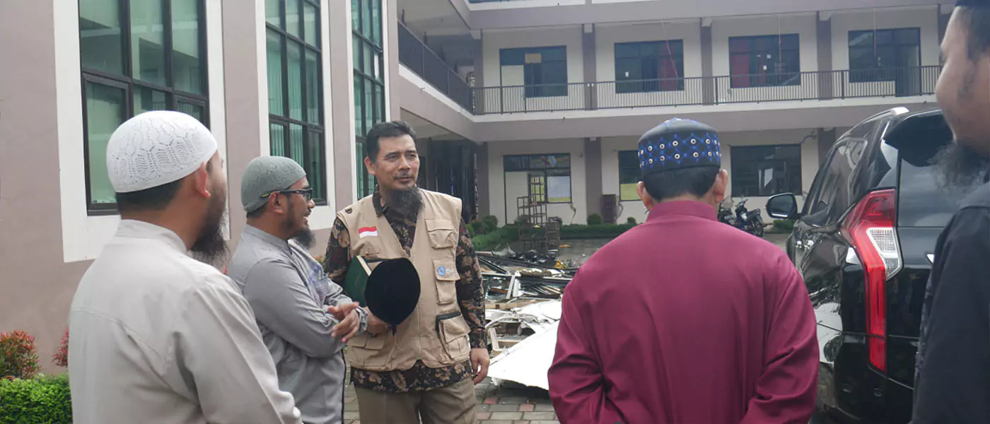 gambar Yayasan ZAD Al- Insaniyyah kedatangan <span> Ustadz Muhammad Elvi Syam, Lc, MA. </span>